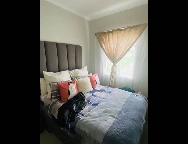 2 BEDROOM APARTMENT FOR SALE IN SOUTH HILLS